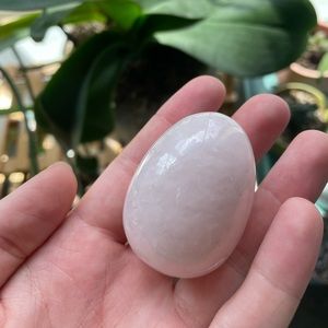 Rose quartz crystal